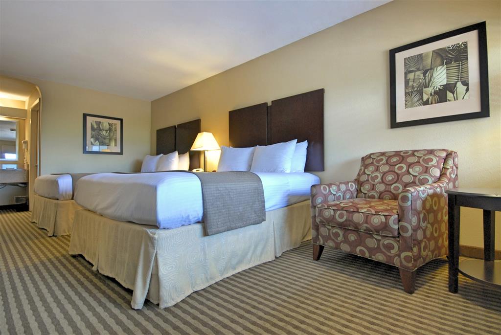 Best Western Cedar Inn