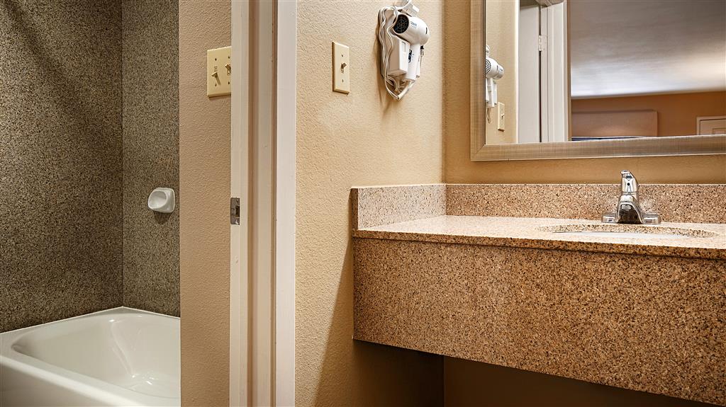Best Western Cedar Inn