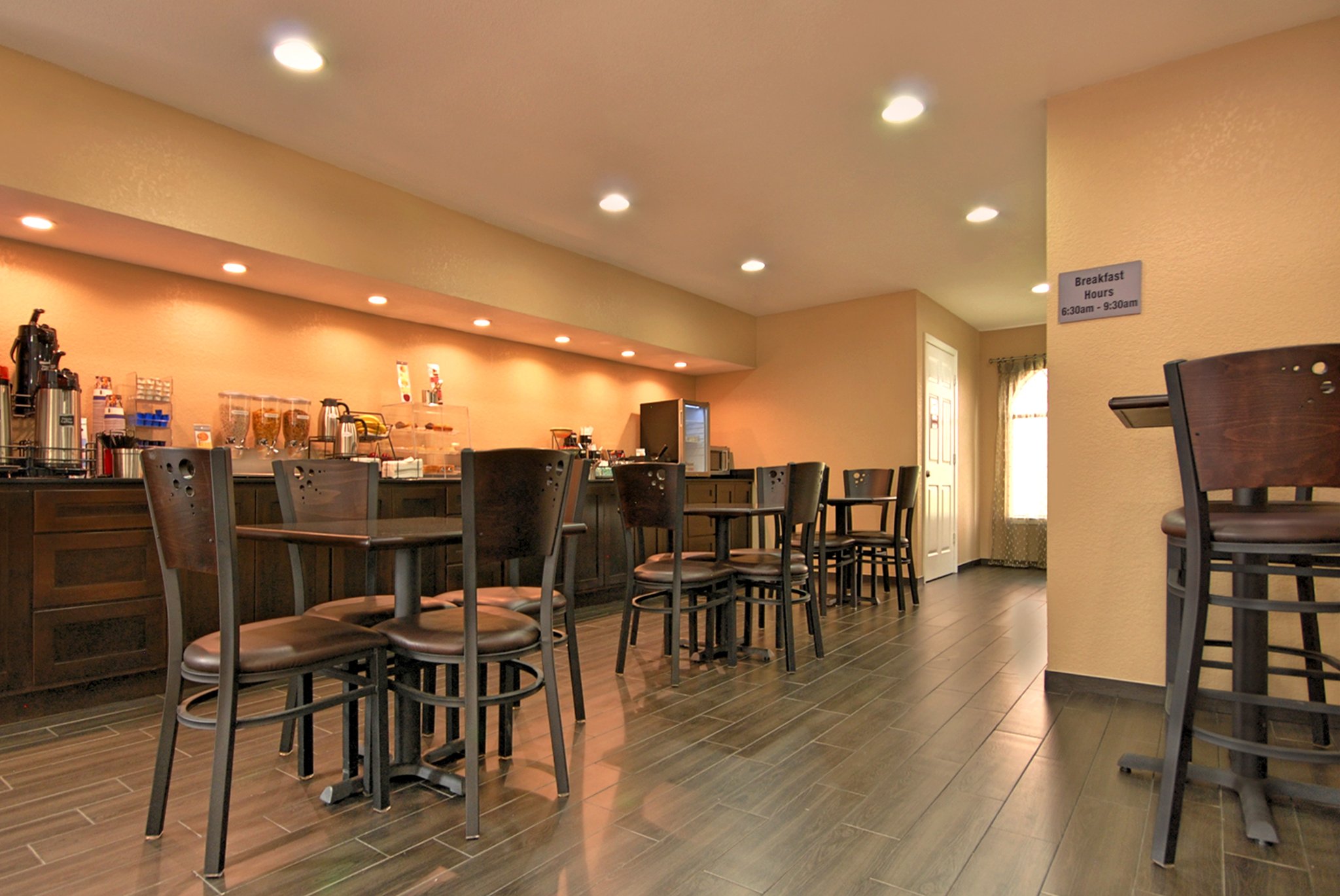 Best Western Cedar Inn