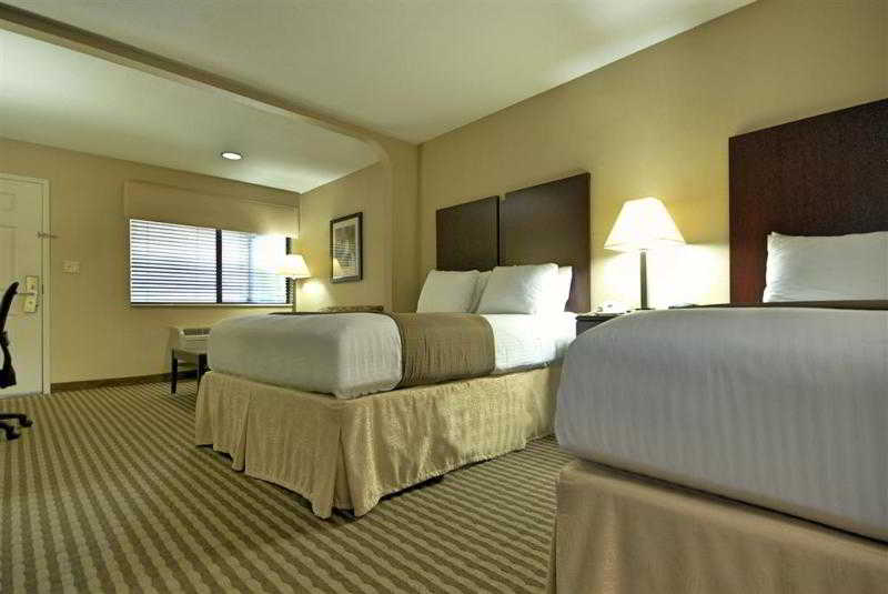 Best Western Cedar Inn