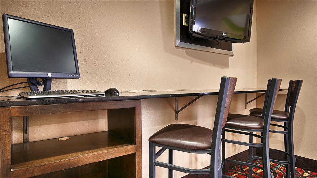 Best Western Cedar Inn