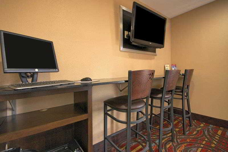 Best Western Cedar Inn