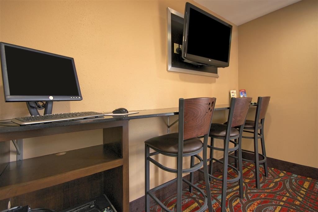 Best Western Cedar Inn
