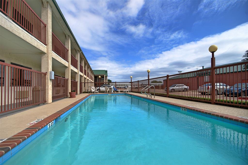 Best Western Cedar Inn