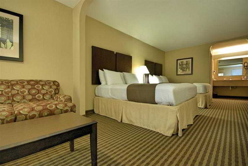Best Western Cedar Inn