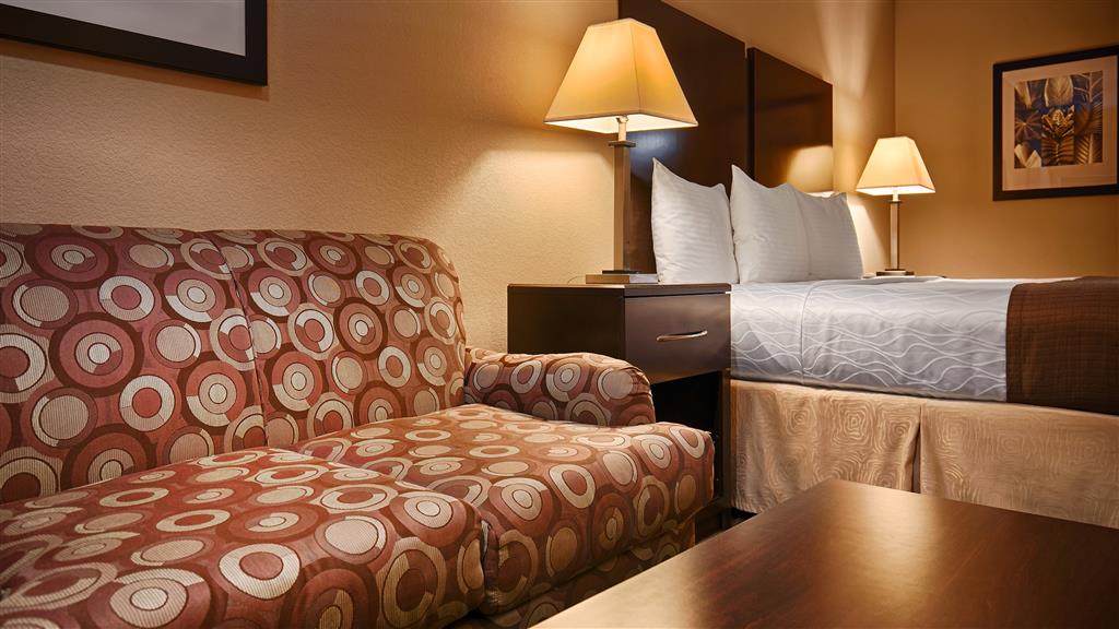 Best Western Cedar Inn