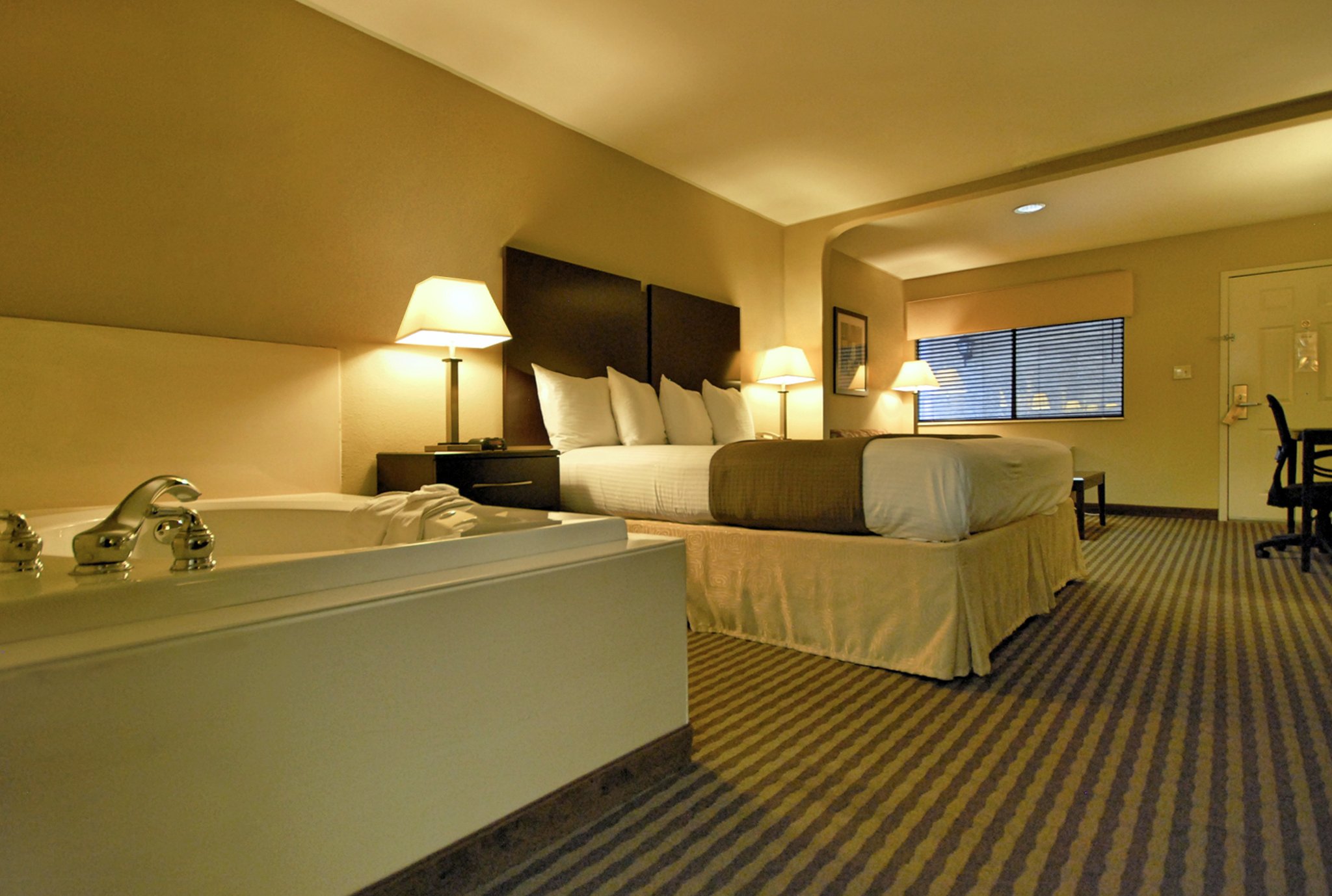 Best Western Cedar Inn