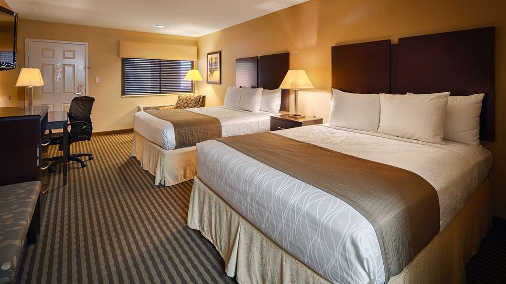 Best Western Cedar Inn