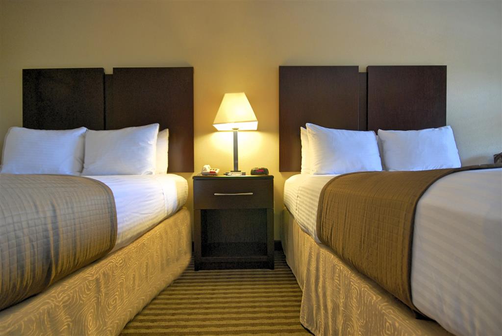 Best Western Cedar Inn