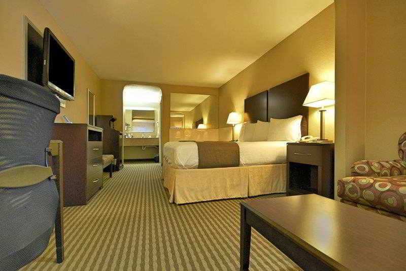 Best Western Cedar Inn