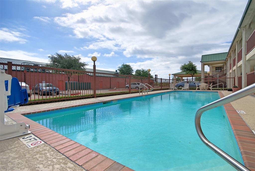Best Western Cedar Inn