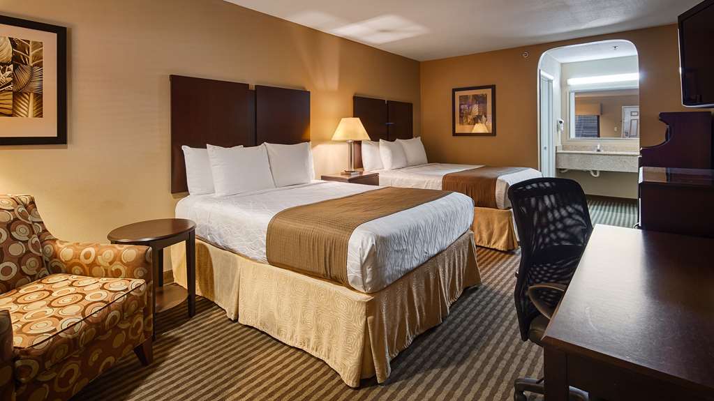 Best Western Cedar Inn