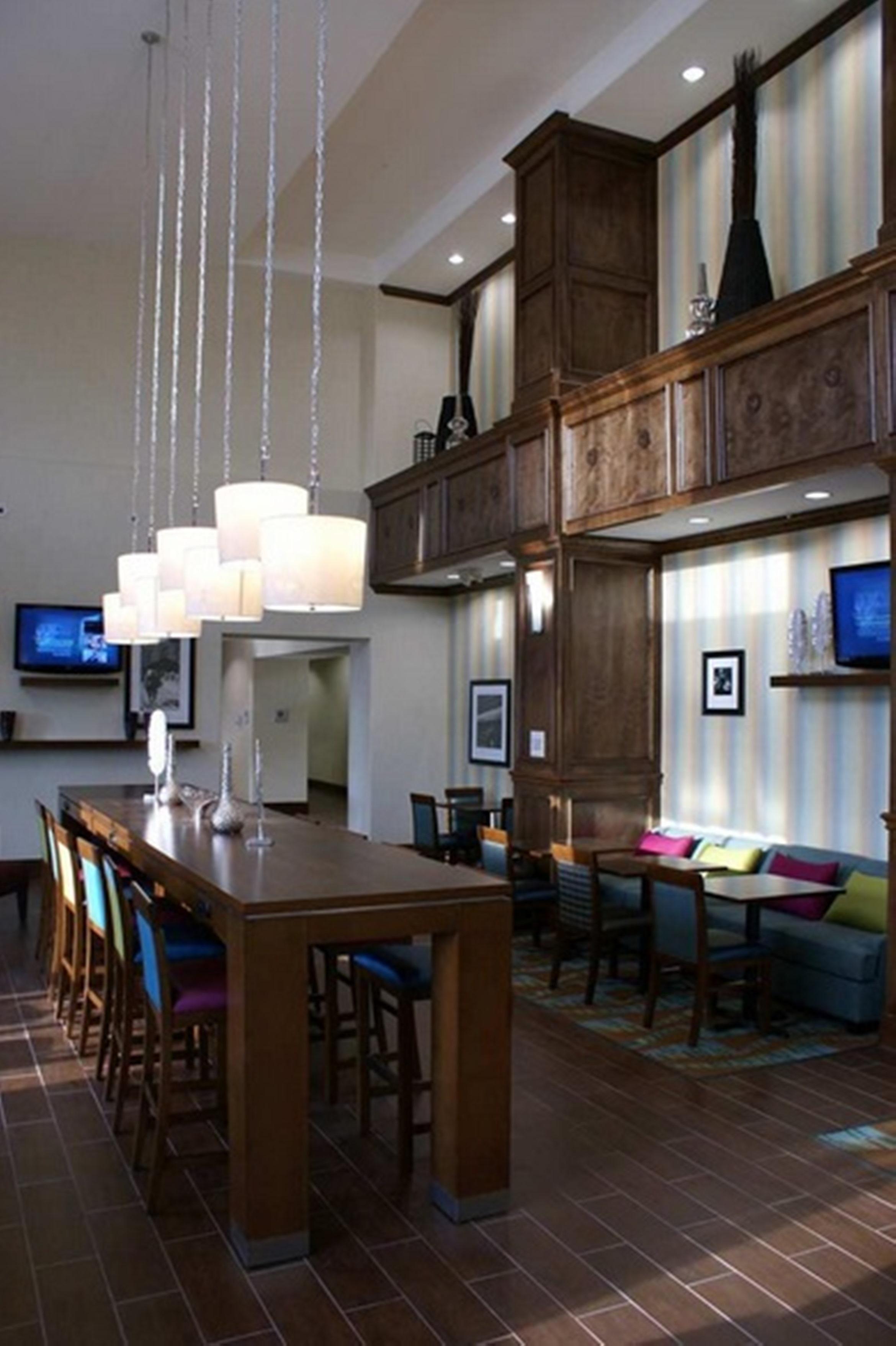 Hampton Inn & Suites Center