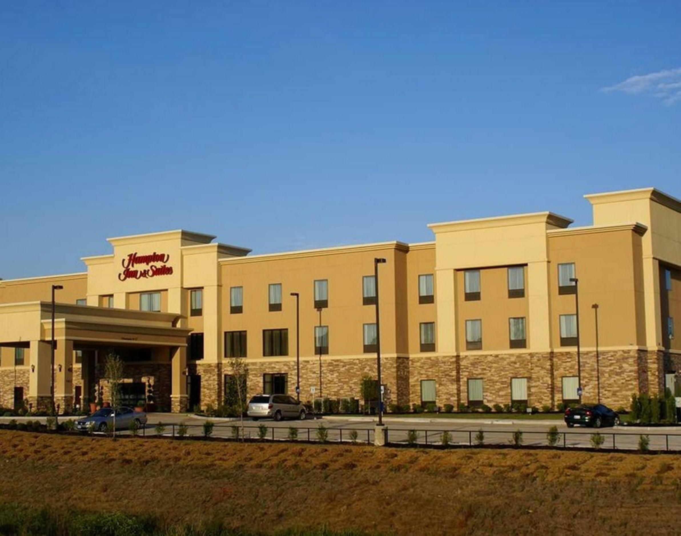 Hampton Inn & Suites Center