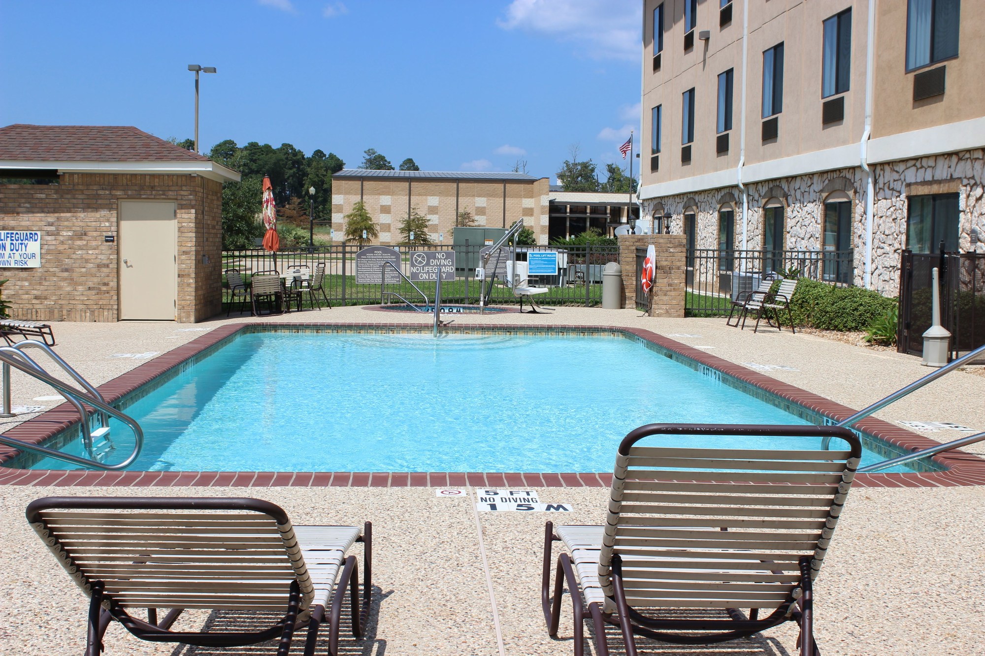 Holiday Inn Express Hotel & Suites Center