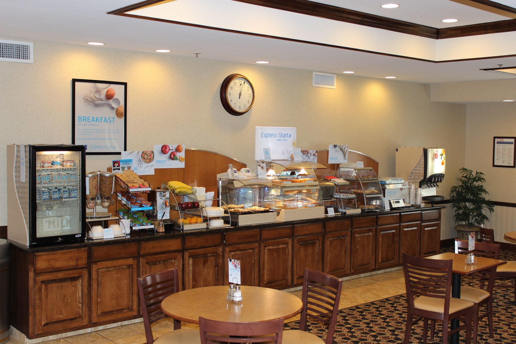 Holiday Inn Express Hotel & Suites Center