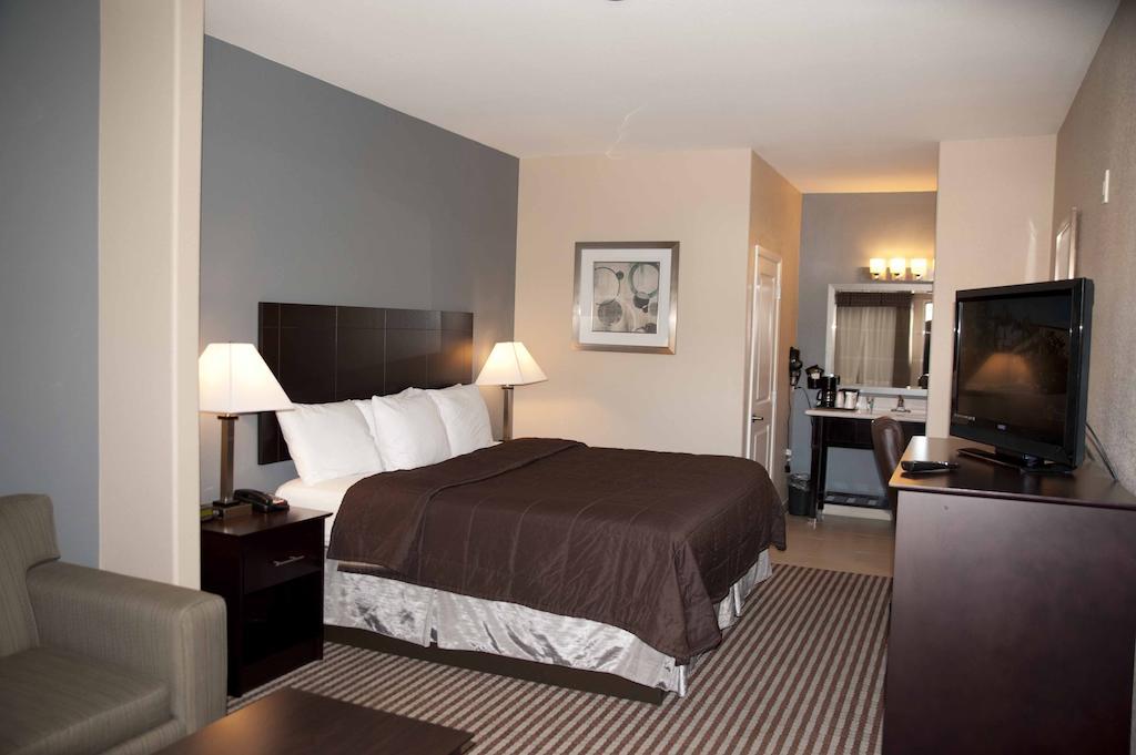 Super 8 by Wyndham Center
