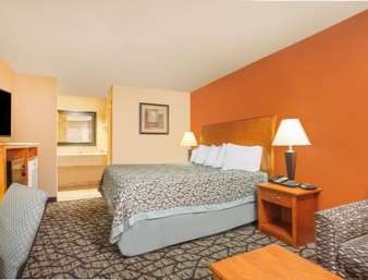Days Inn by Wyndham Centerville