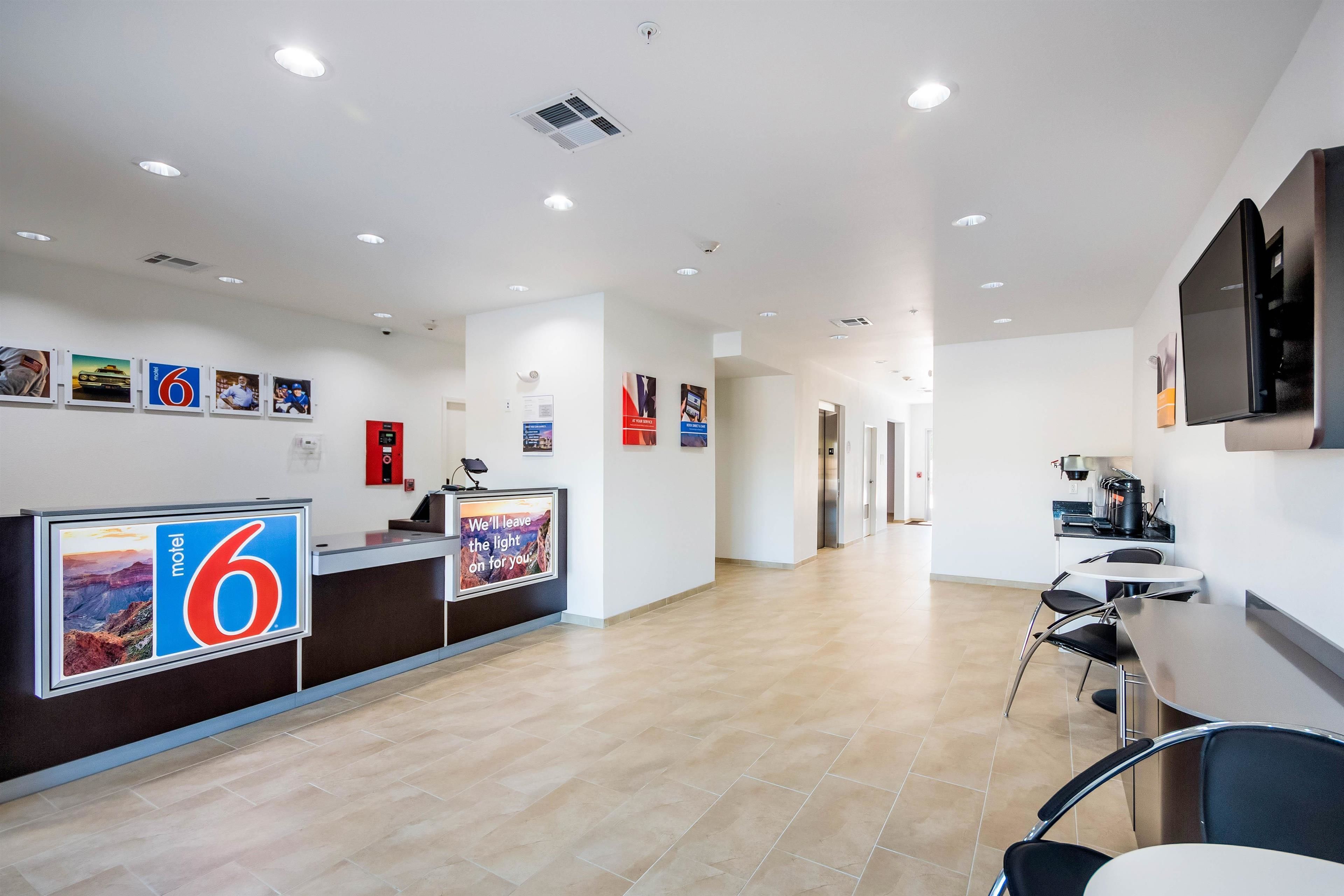 Motel 6 Channelview