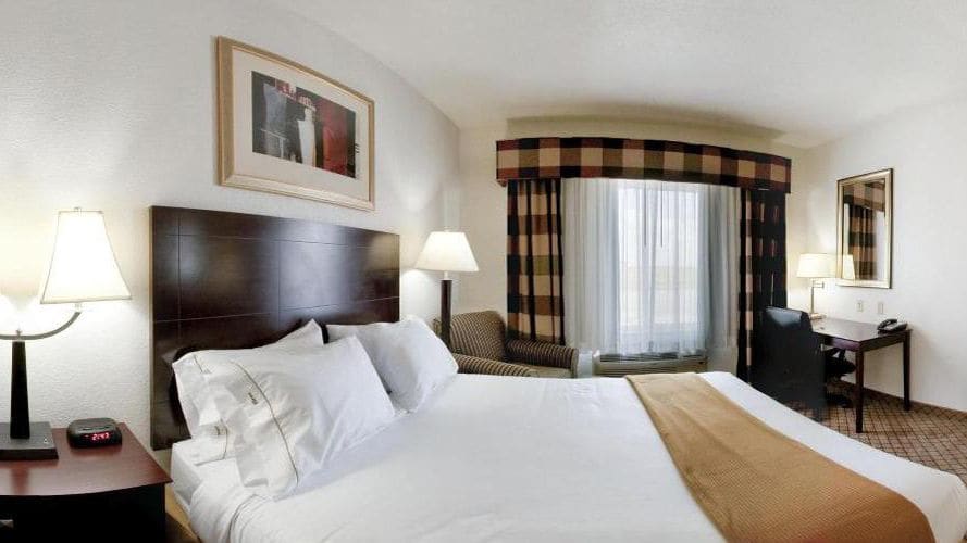 Holiday Inn Express Hotel & Suites Childress