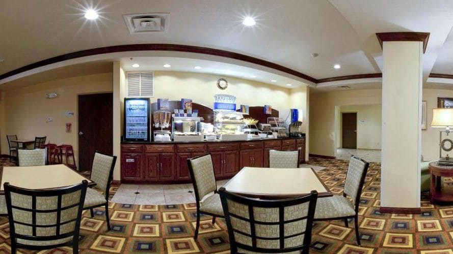 Holiday Inn Express Hotel & Suites Childress