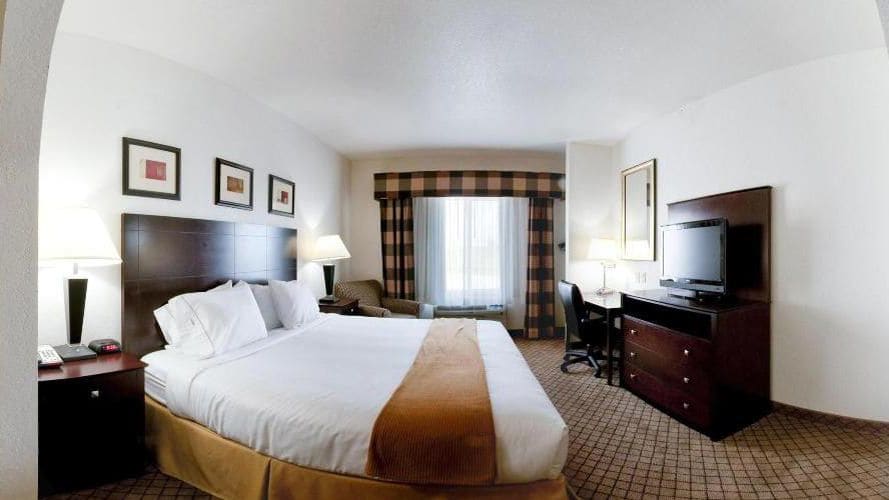 Holiday Inn Express Hotel & Suites Childress