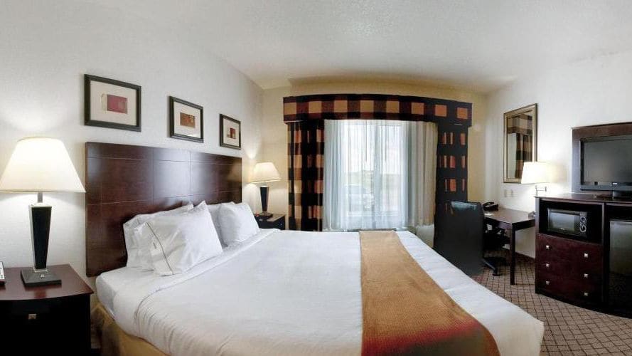 Holiday Inn Express Hotel & Suites Childress