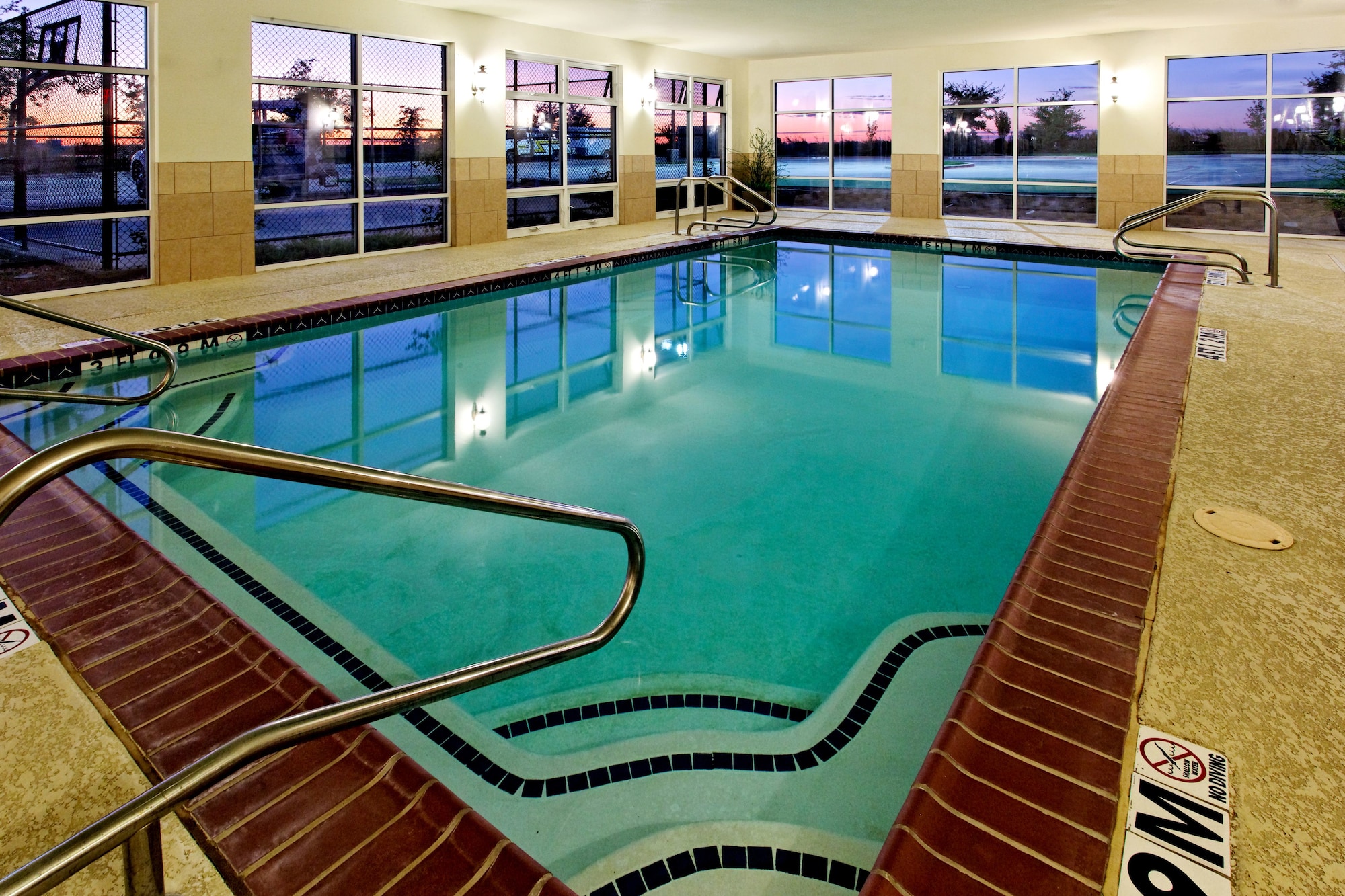 Holiday Inn Express Cleburne