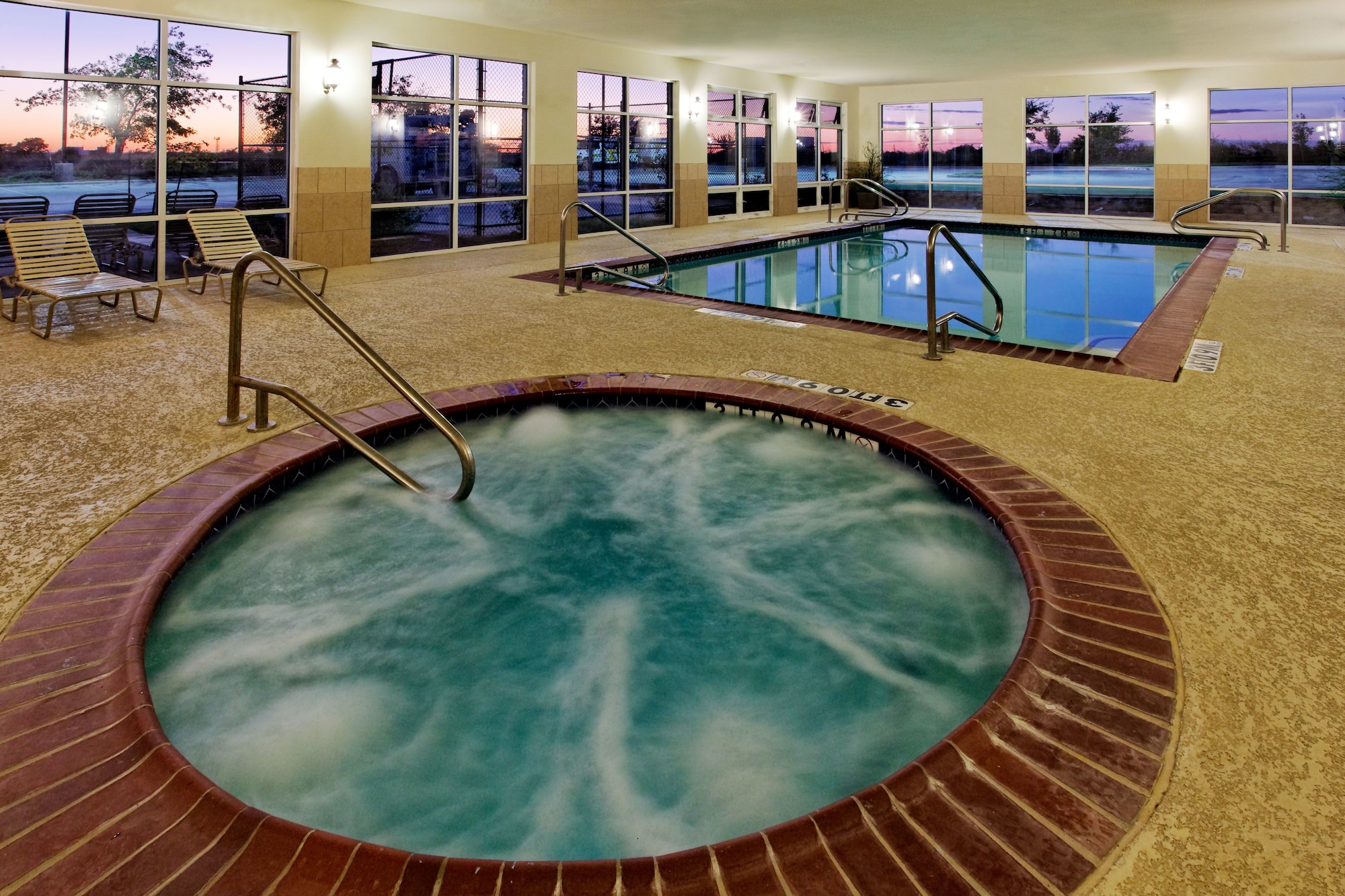 Holiday Inn Express Cleburne