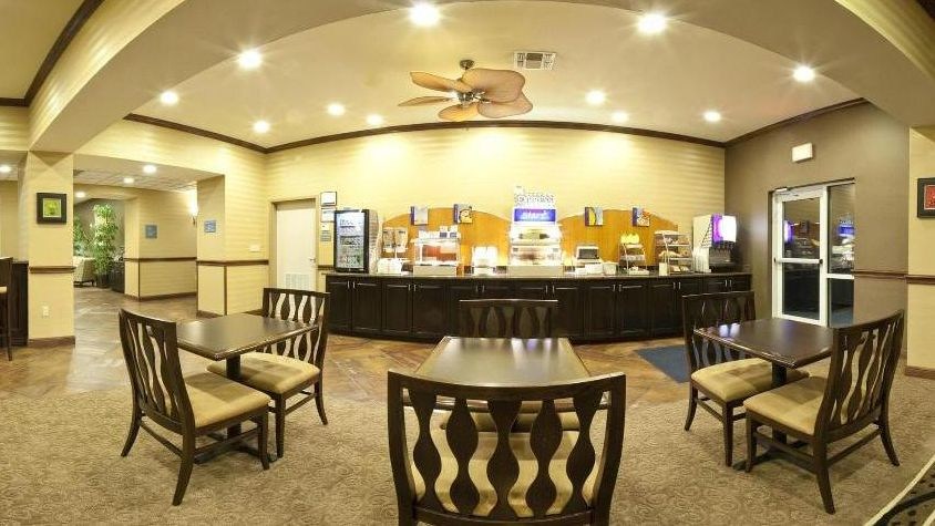 Holiday Inn Express Cleburne