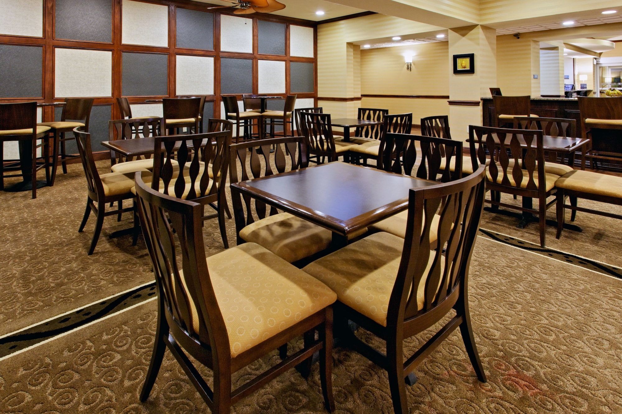 Holiday Inn Express Cleburne