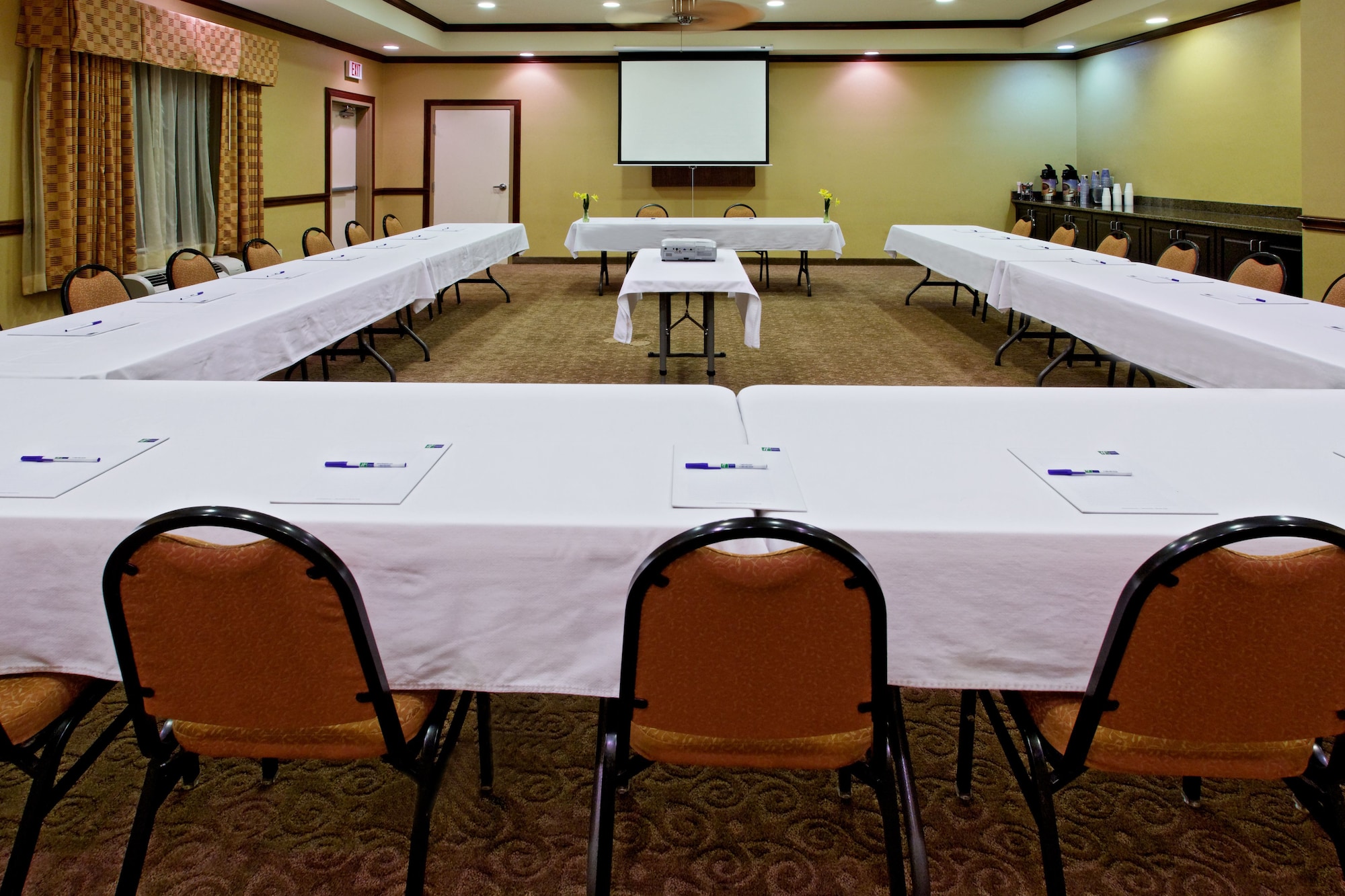 Holiday Inn Express Cleburne