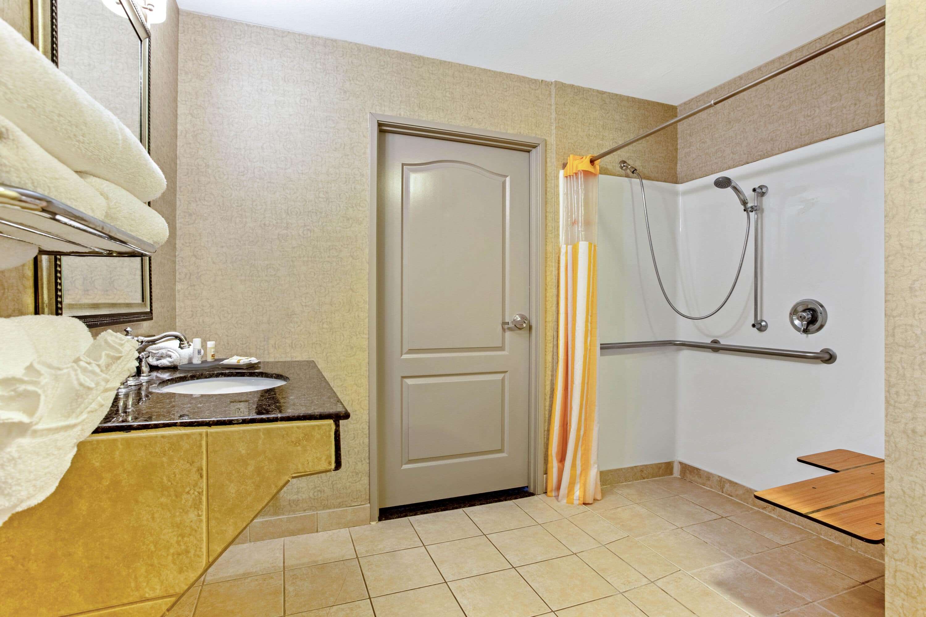 La Quinta Inn & Suites by Wyndham Cleburne