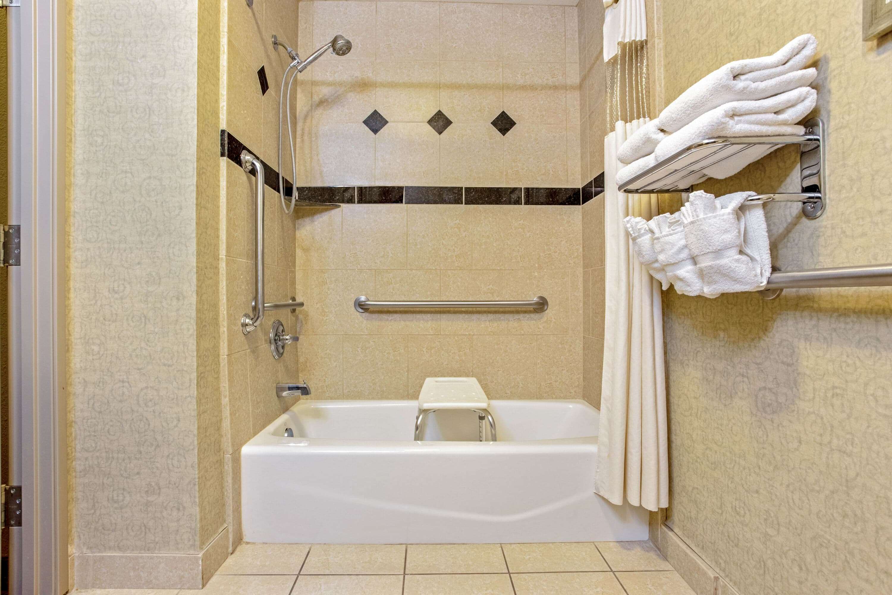 La Quinta Inn & Suites by Wyndham Cleburne