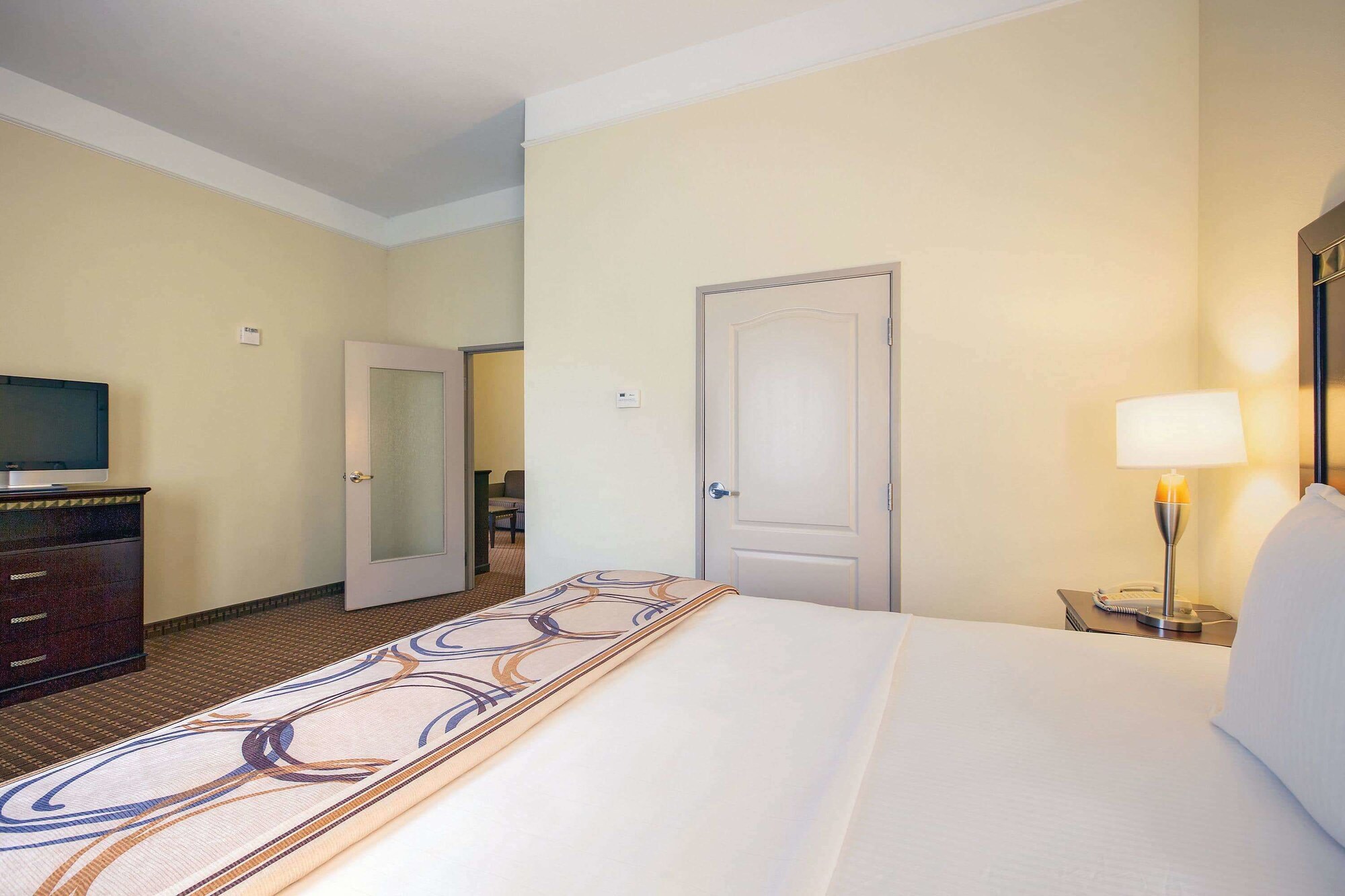La Quinta Inn & Suites by Wyndham Cleburne