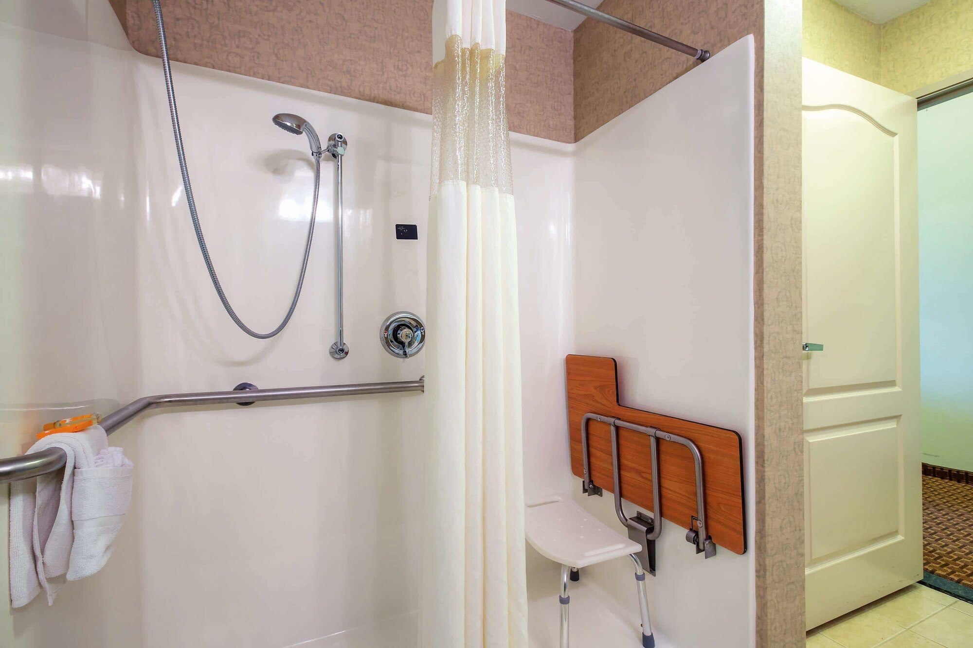 La Quinta Inn & Suites by Wyndham Cleburne