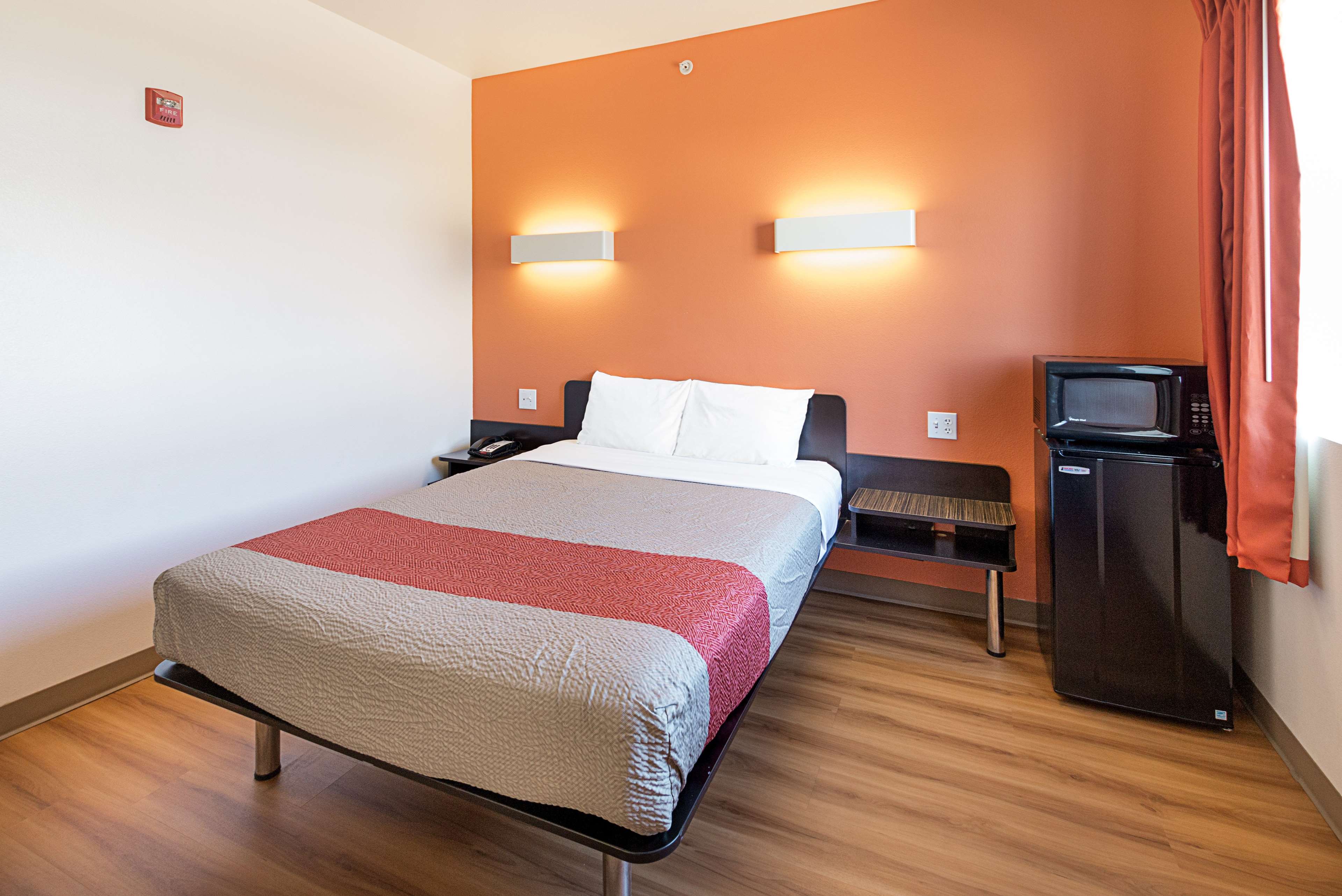 Motel 6 Cleburne