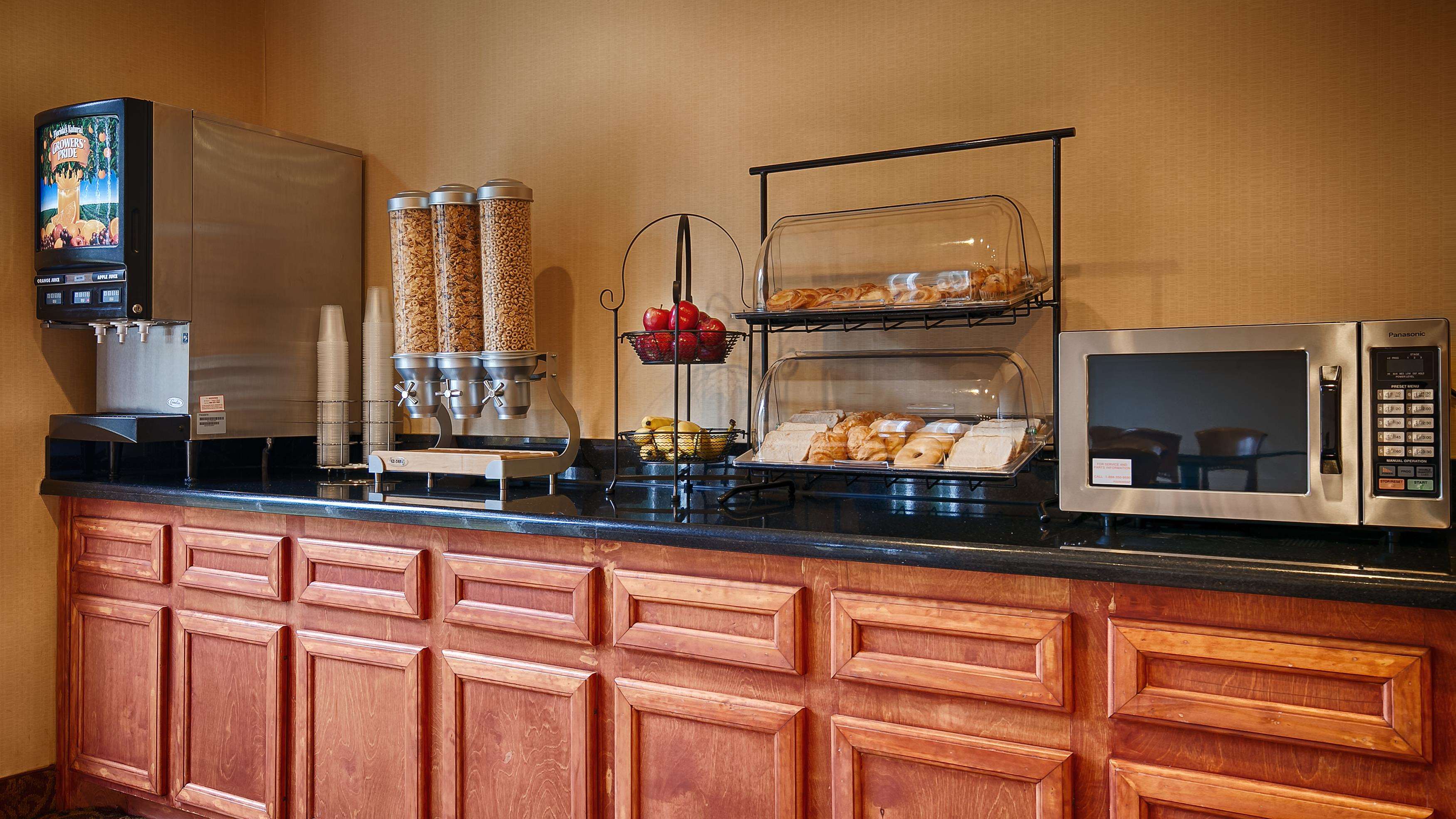 Best Western Cleveland Inn & Suites