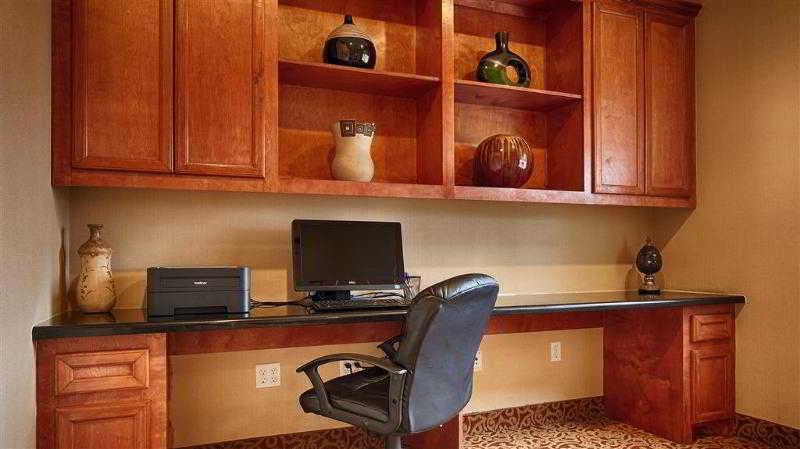Best Western Cleveland Inn & Suites