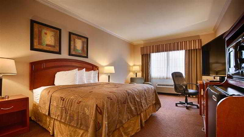 Best Western Cleveland Inn & Suites