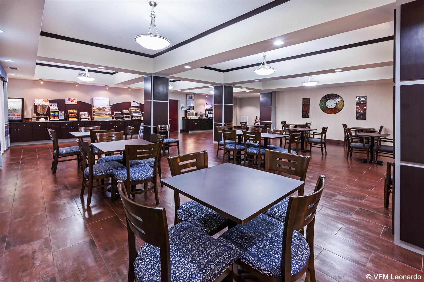 Holiday Inn Express & Suites Cleveland