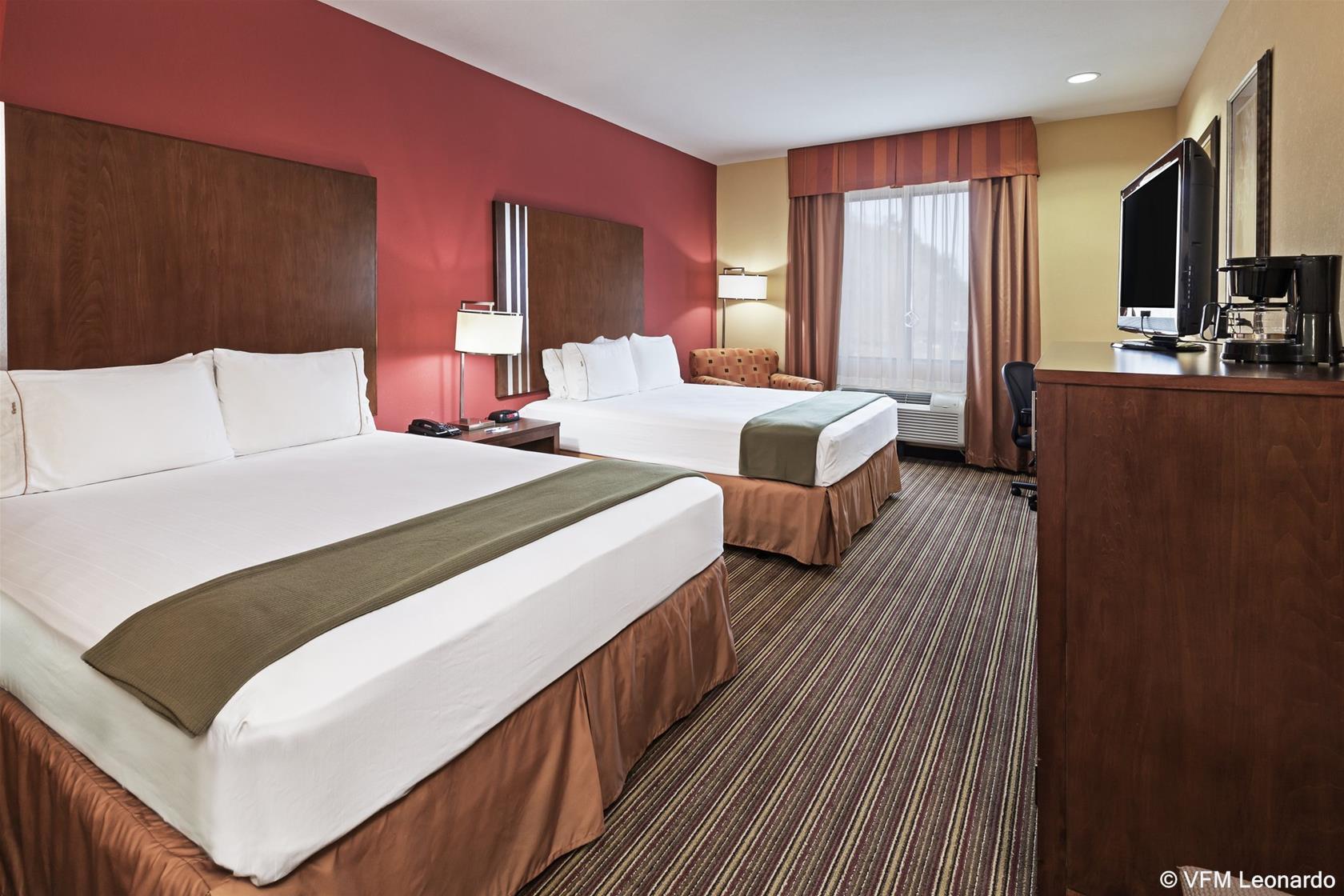 Holiday Inn Express & Suites Cleveland