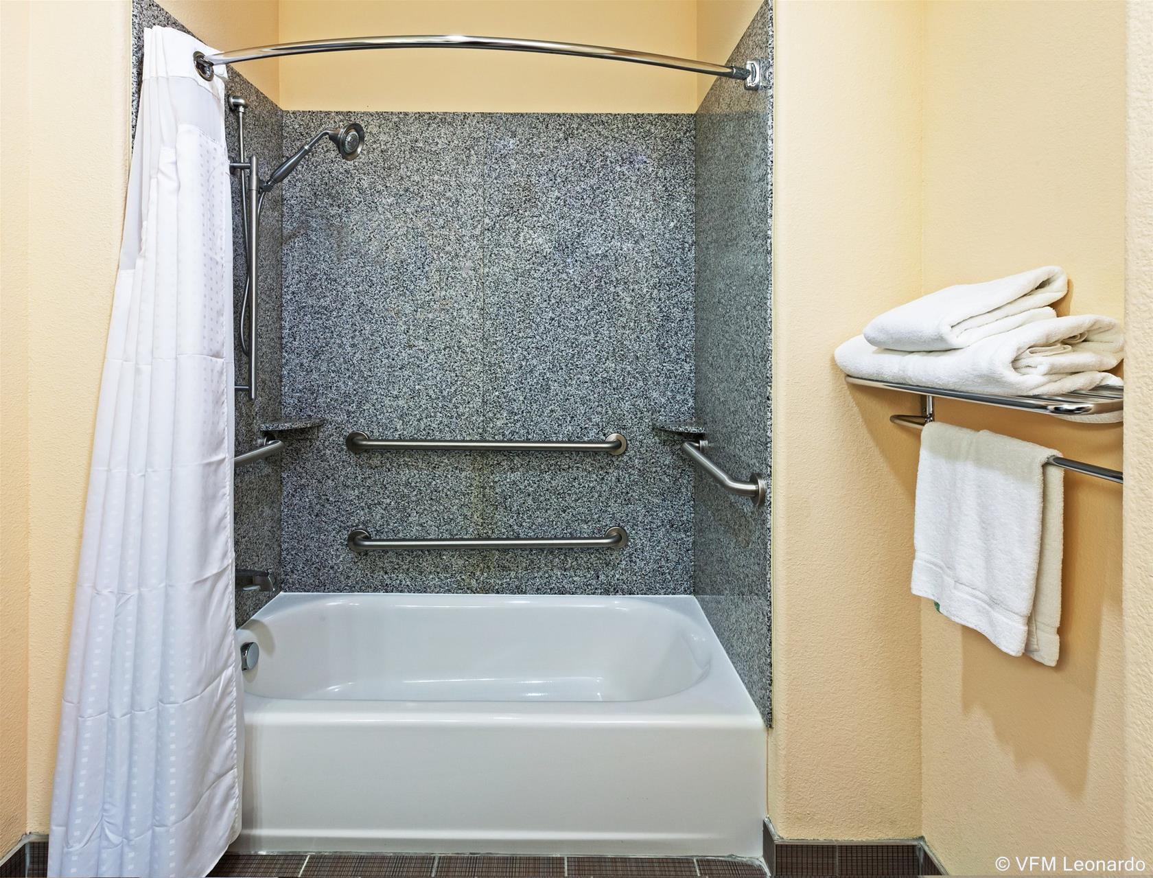 Holiday Inn Express & Suites Cleveland