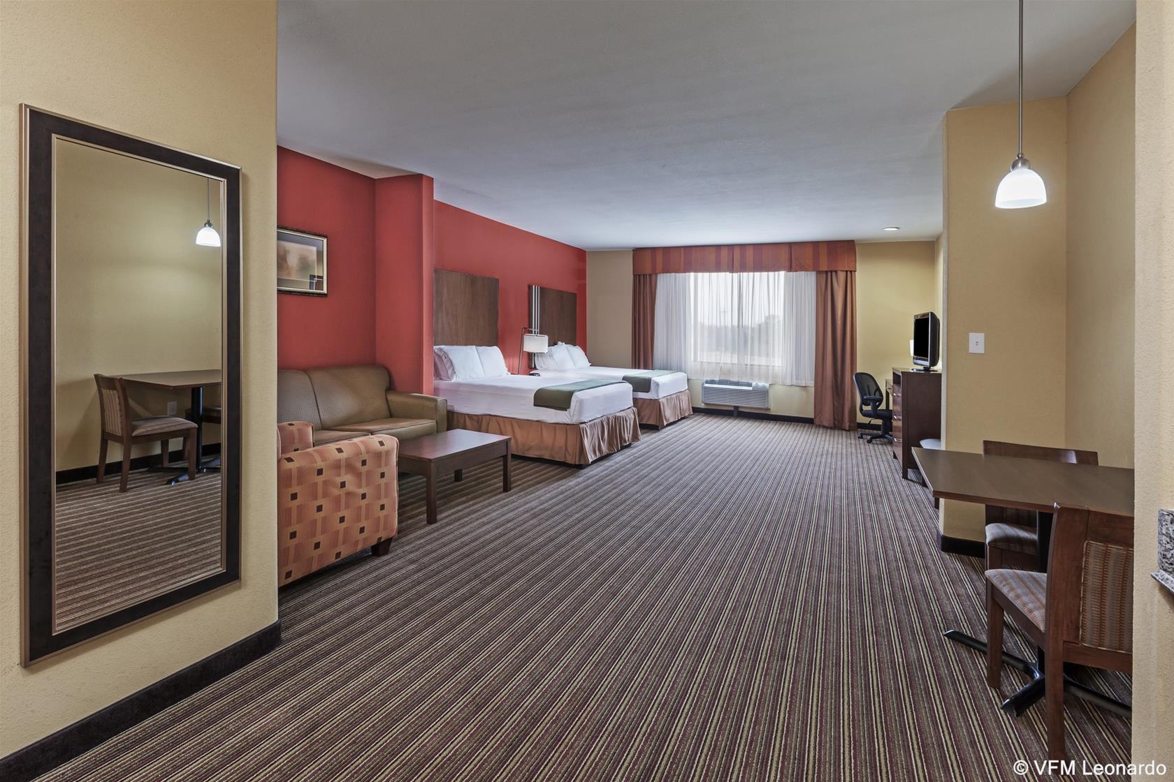 Holiday Inn Express & Suites Cleveland