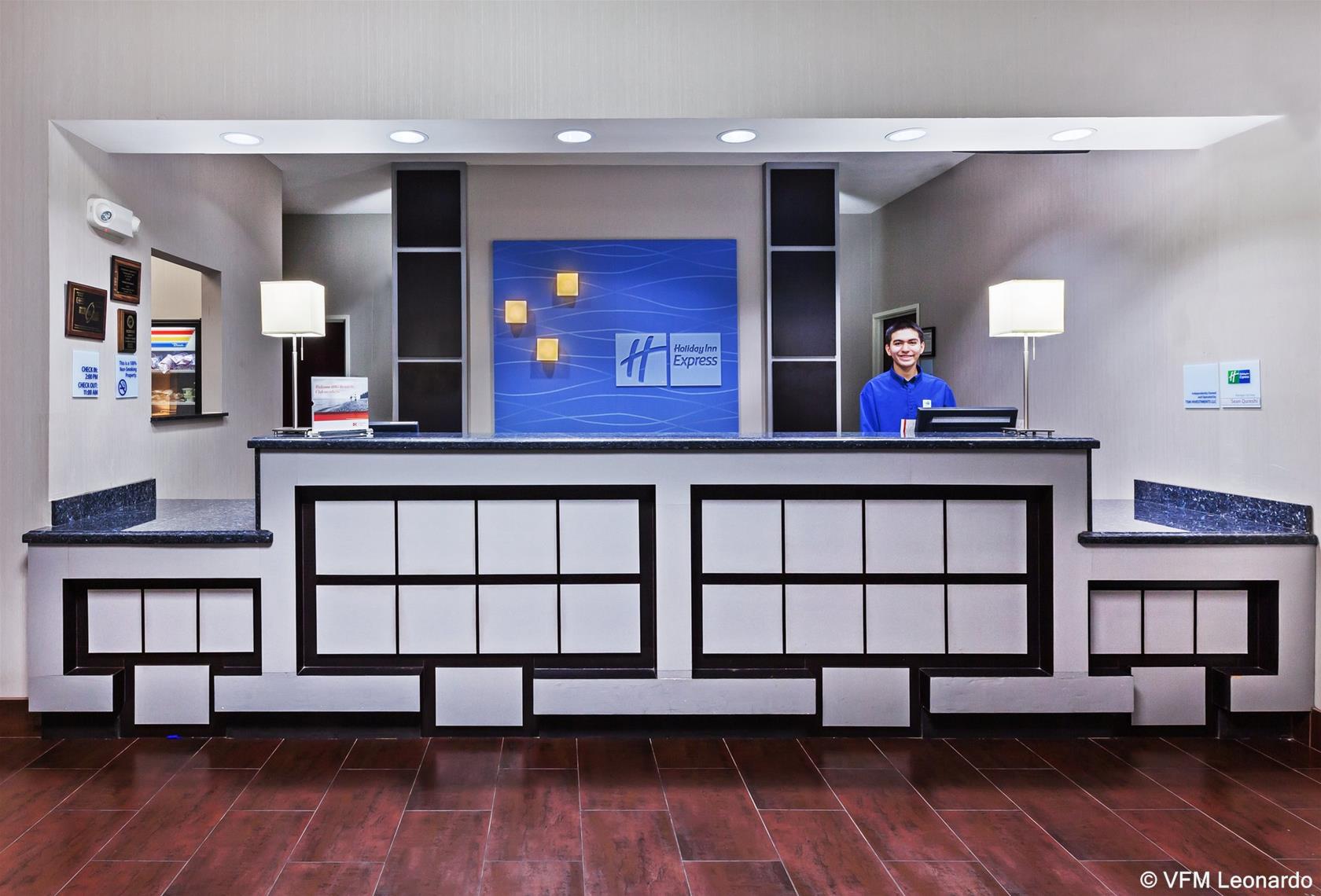 Holiday Inn Express & Suites Cleveland