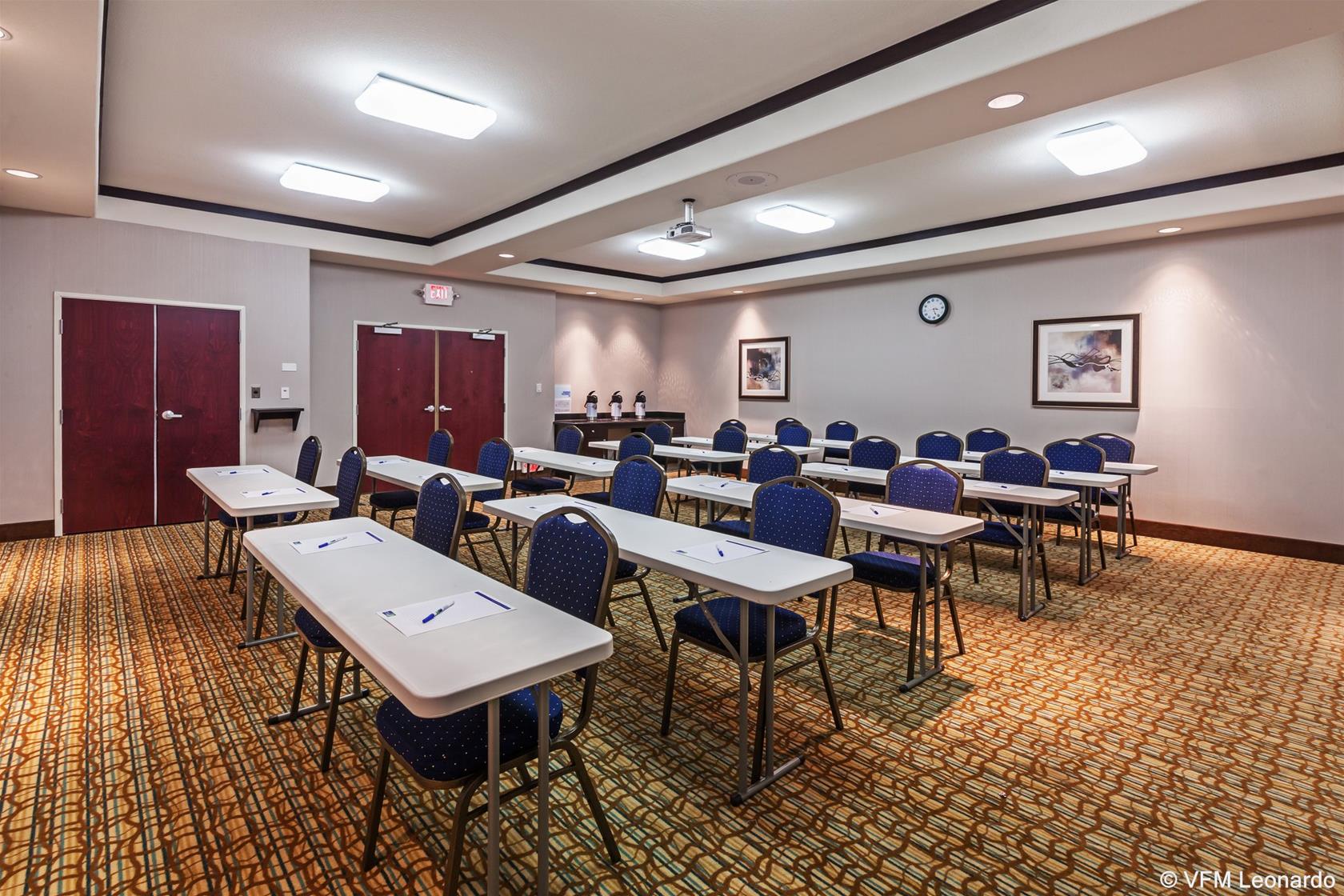 Holiday Inn Express & Suites Cleveland