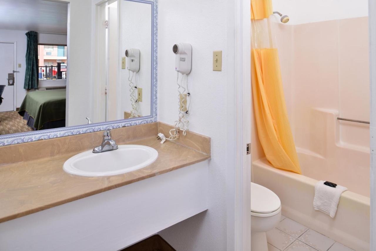 Americas Best Value Inn - Clute/Lake Jackson