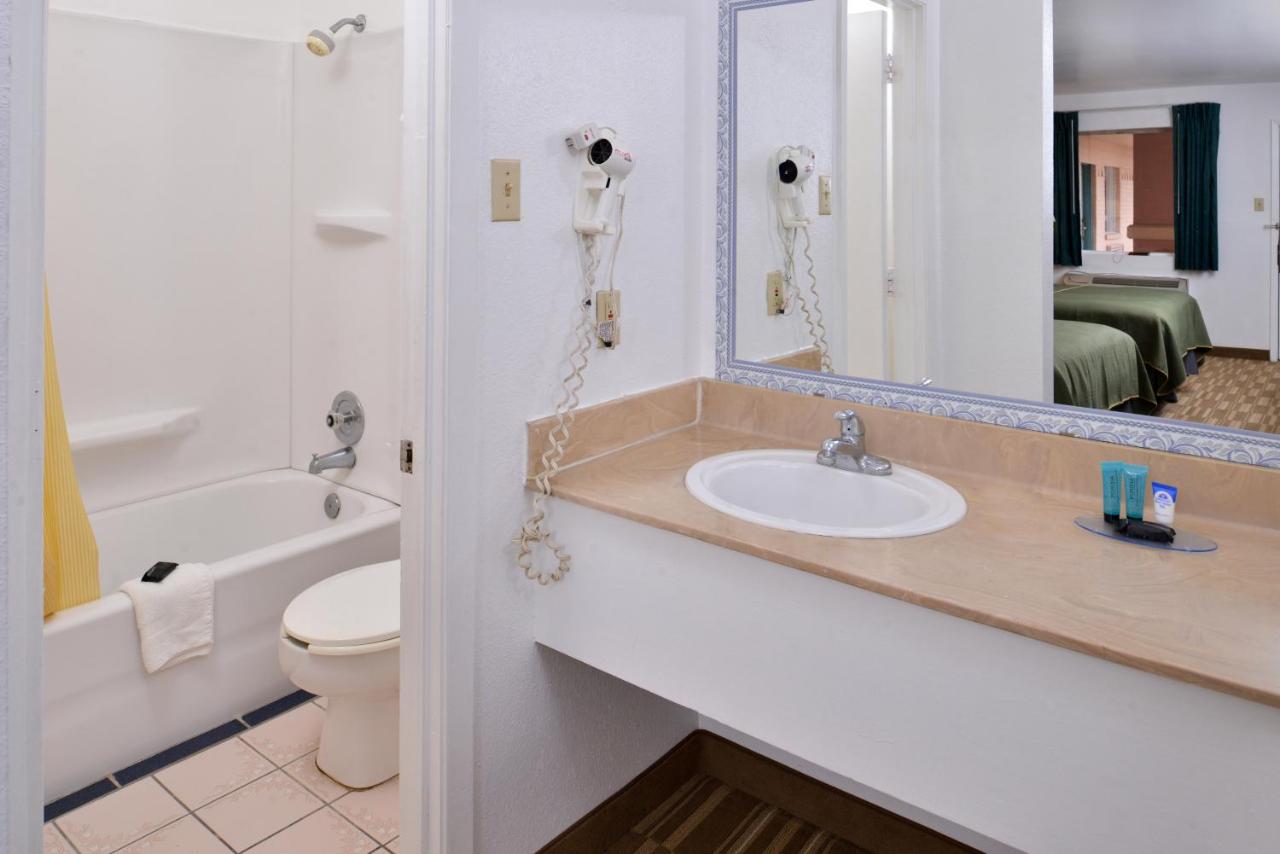 Americas Best Value Inn - Clute/Lake Jackson