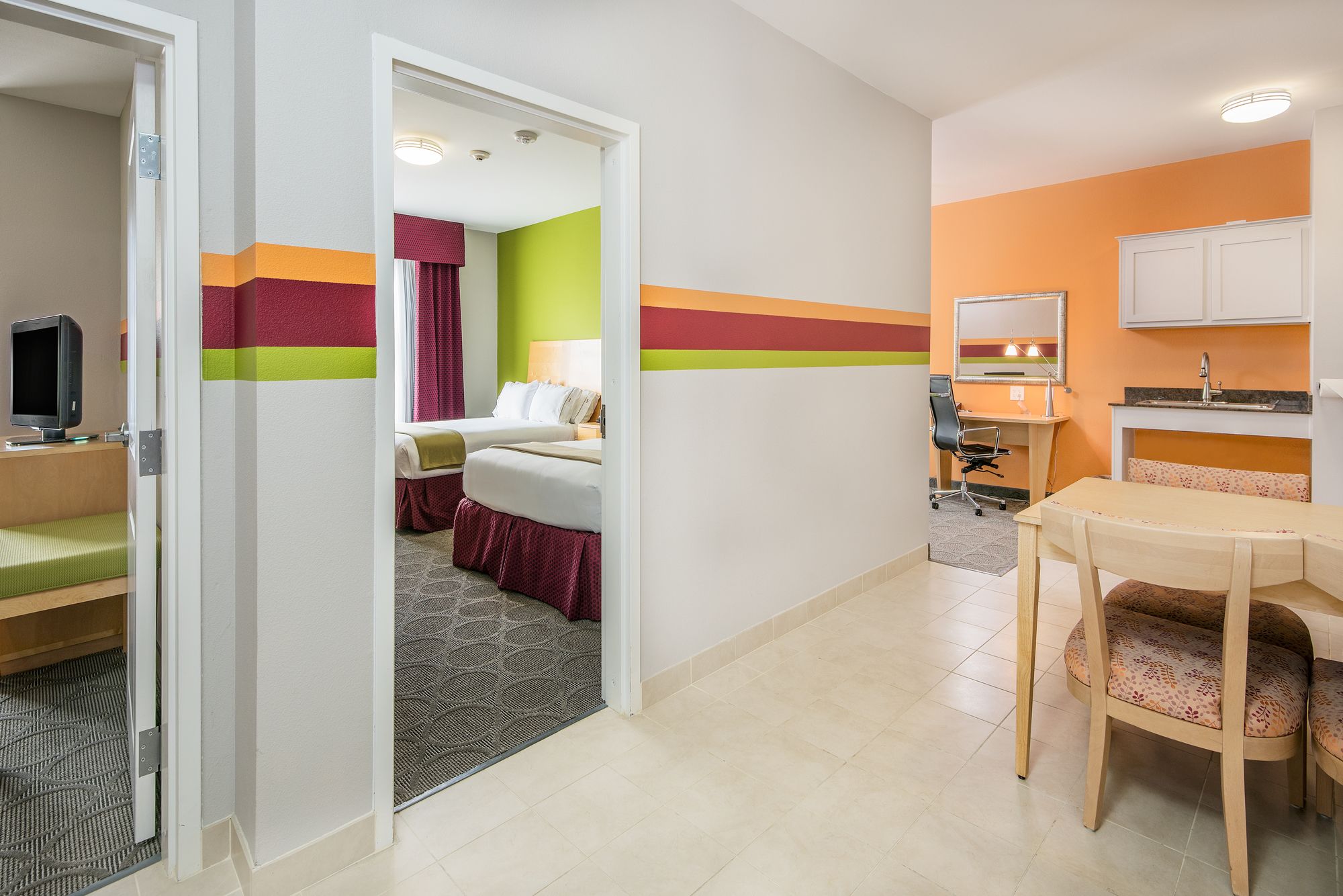 Holiday Inn Express & Suites Clute - Lake Jackson