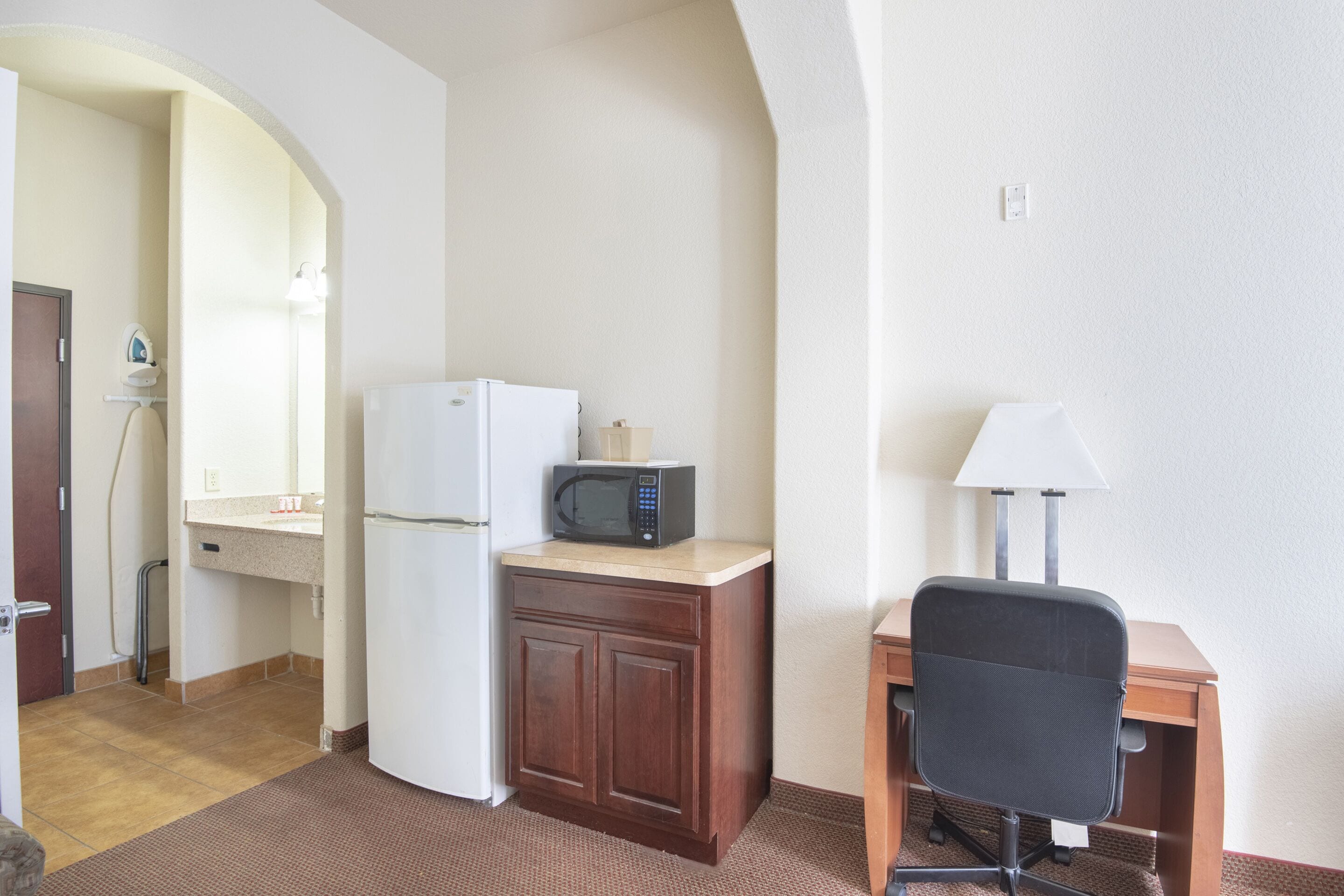 OYO Townhouse Clute Lake Jackson